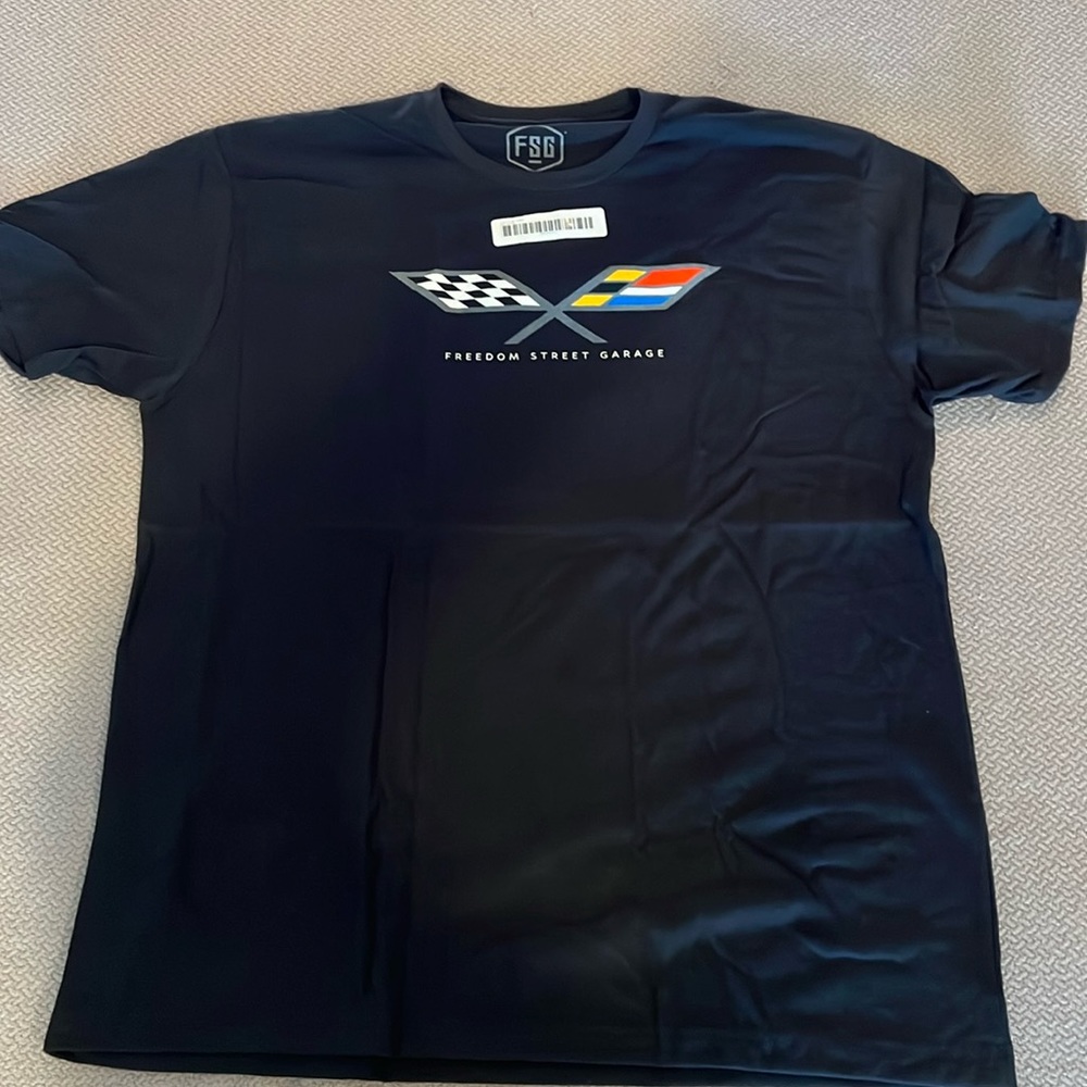NWT XL t-shirt Black  freedom street Garage